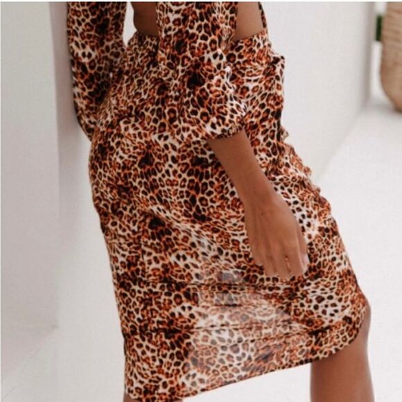 NWT VDM The Label Revolve Stassie Leopard Print Ruched Cover Up Skirt. Medium - Picture 3 of 10